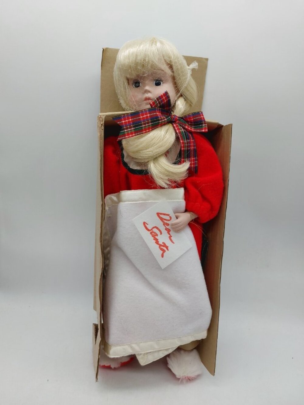 House of Lloyd Christmas Around the World Sweet Dreams Porcelain Doll 1990